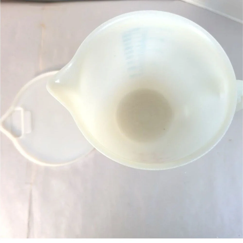 Vintage Tupperware 4 Cup Measuring Pitcher Red Blue 1288 w/Lid Mix N Stor